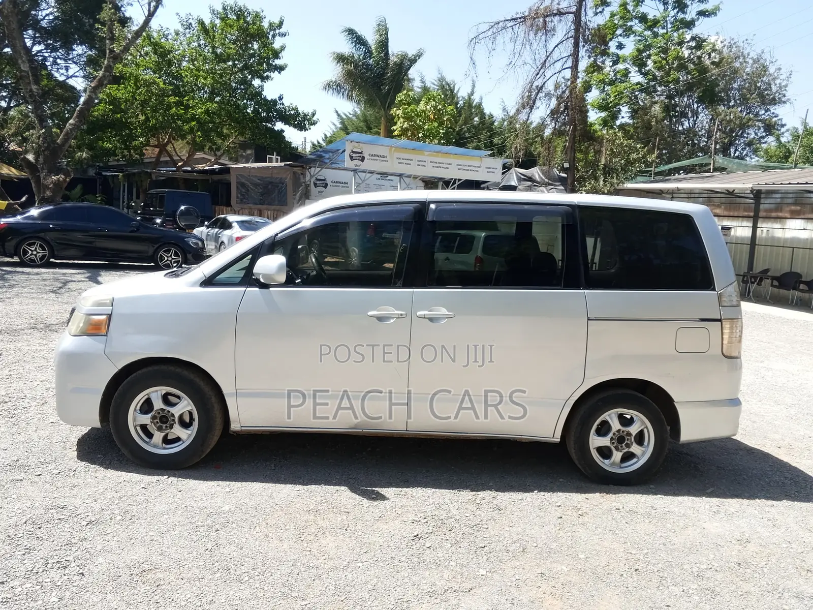 Toyota Voxy 2004 Silver