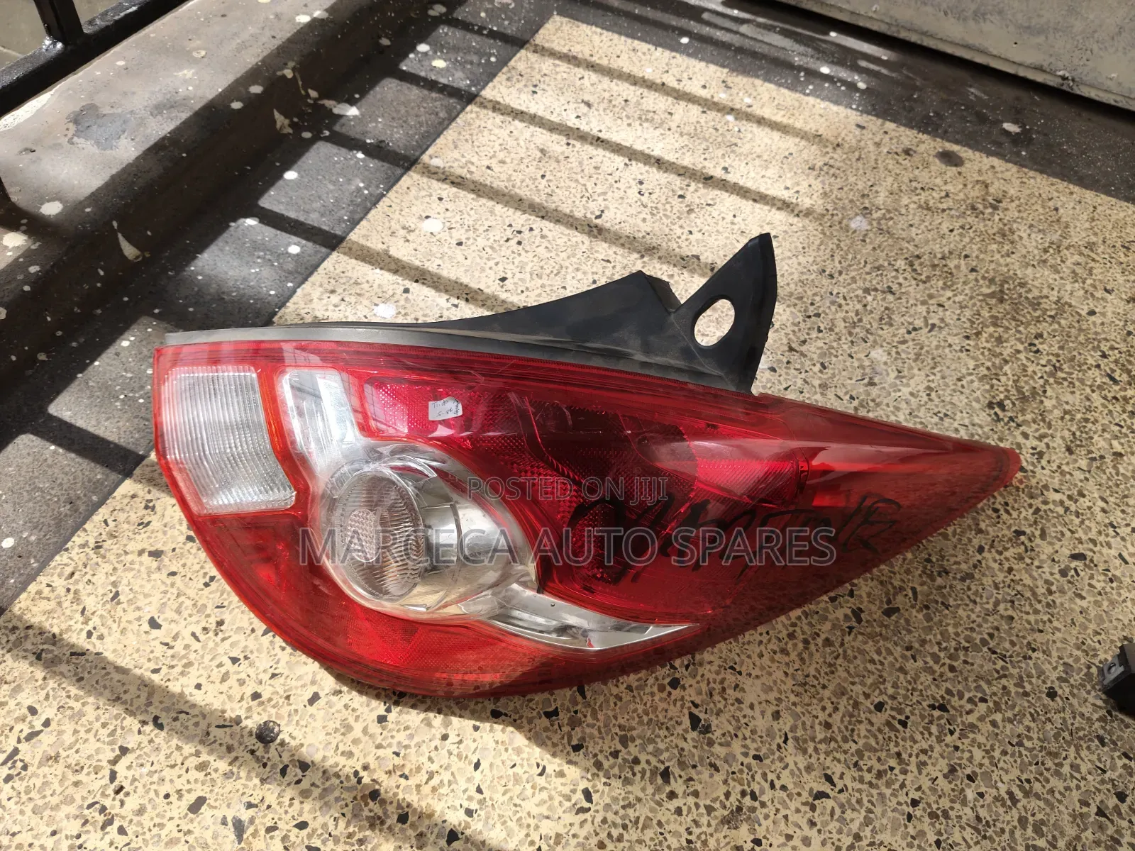 Nissan Tiida 2010 Taillight
