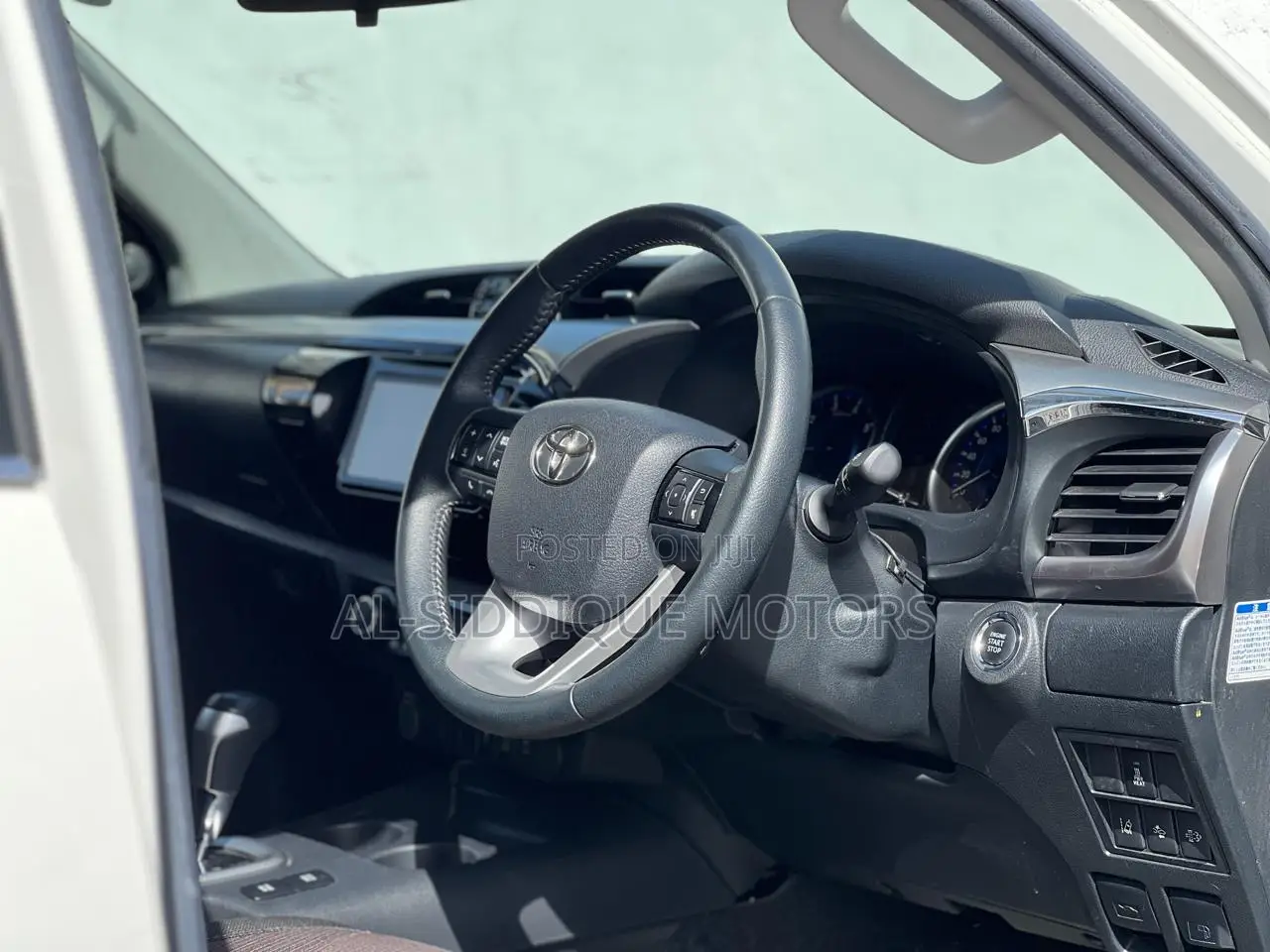 Toyota Hilux Revo Double Cab Deisel 2.4 AWD 2018 White