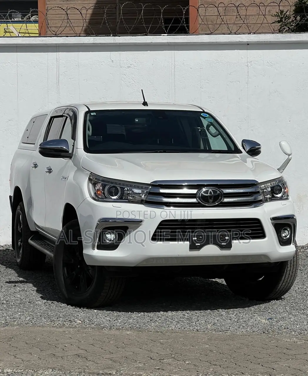 Toyota Hilux Revo Double Cab Deisel 2.4 AWD 2018 White