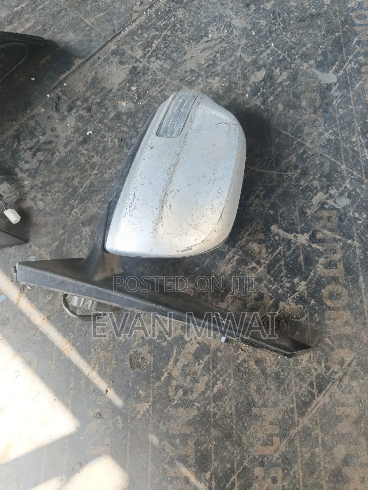 Toyota Ractis Only Right Side Mirror Available