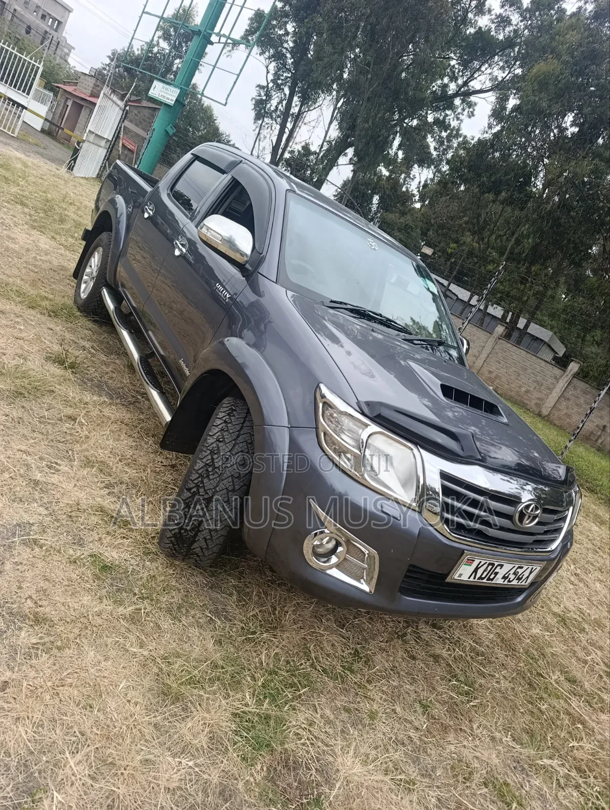 Toyota Hilux 2014 Gray