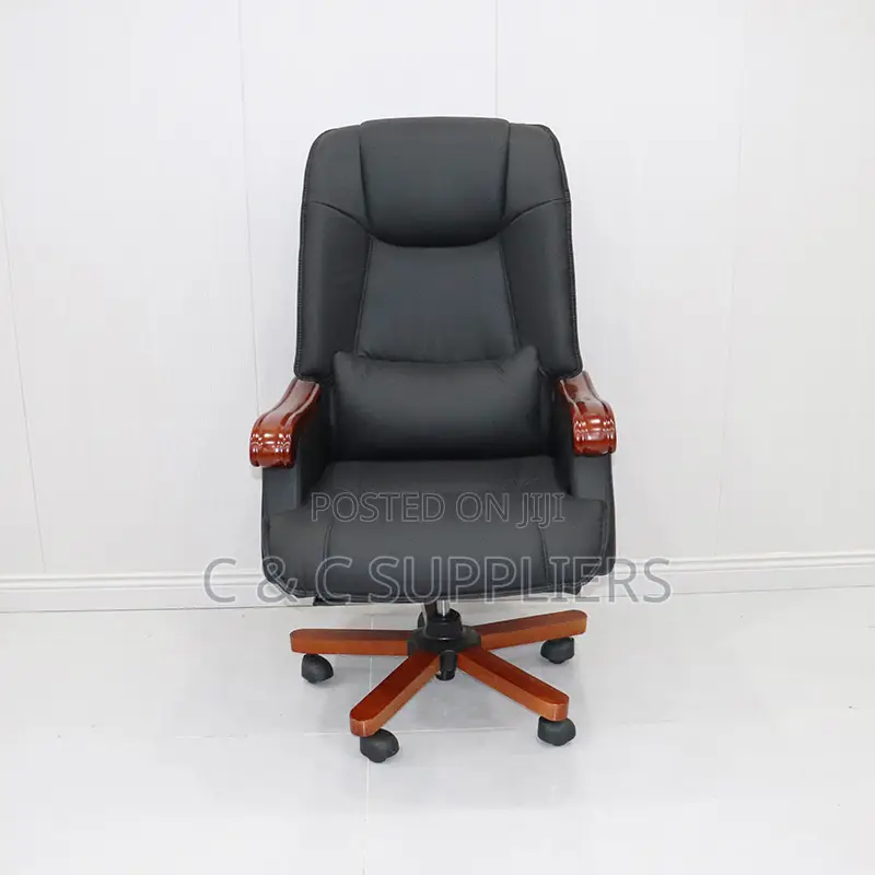Modern Executive Swivel Boss Chair.