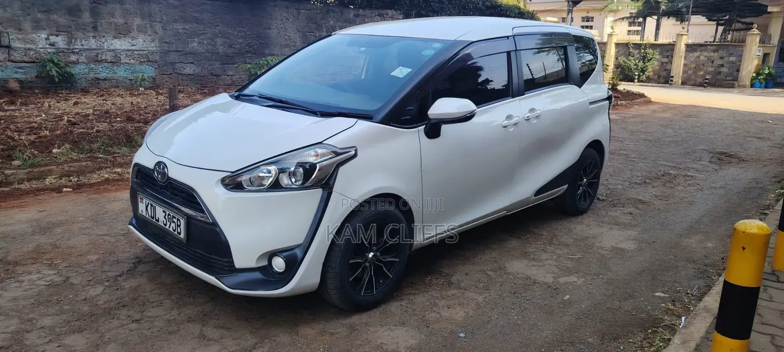 Toyota Sienta 2015 White