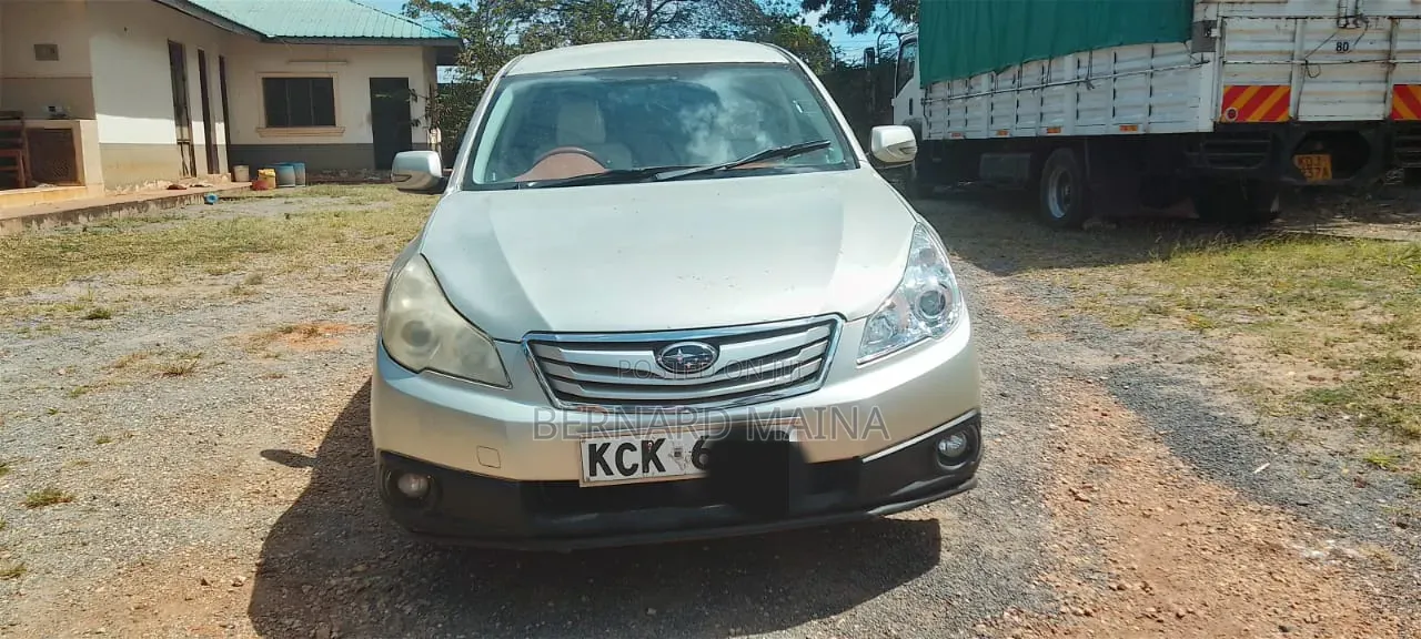 Subaru Outback 2012 Gold