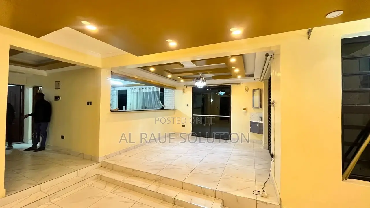 4bdrm Mansion in Banita, Kamulu for sale