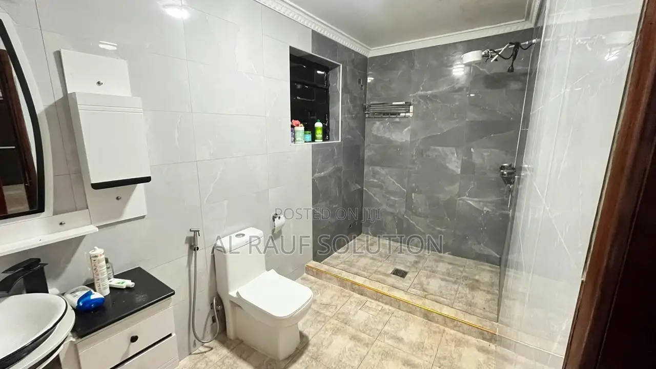 4bdrm Mansion in Banita, Kamulu for sale