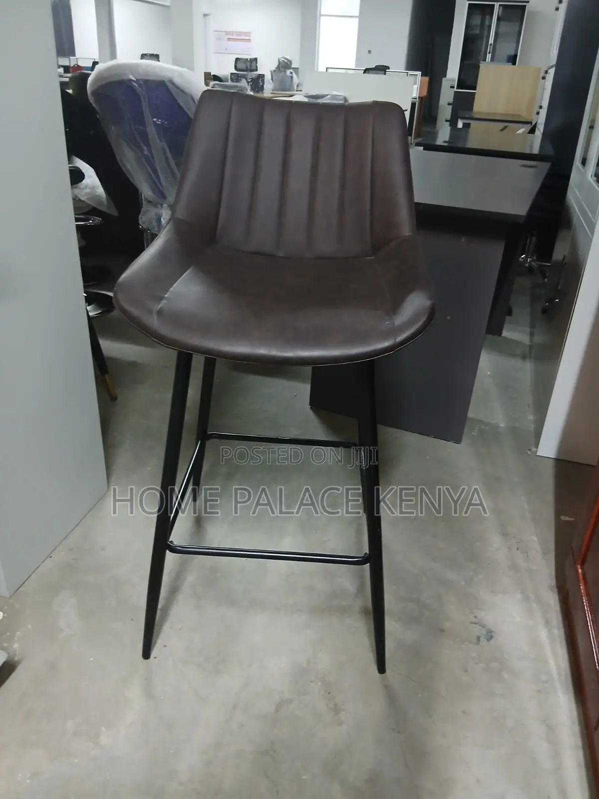 Bar Stool: Leather Kitchen Stool With Wide Seat