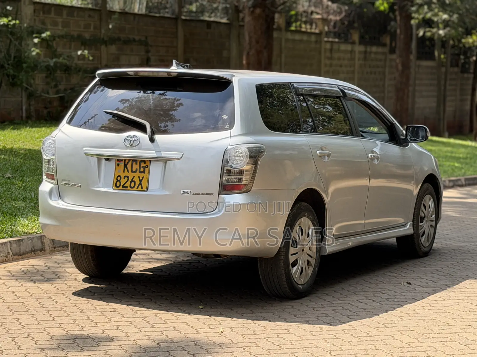 Toyota Corolla Fielder 2010 Silver