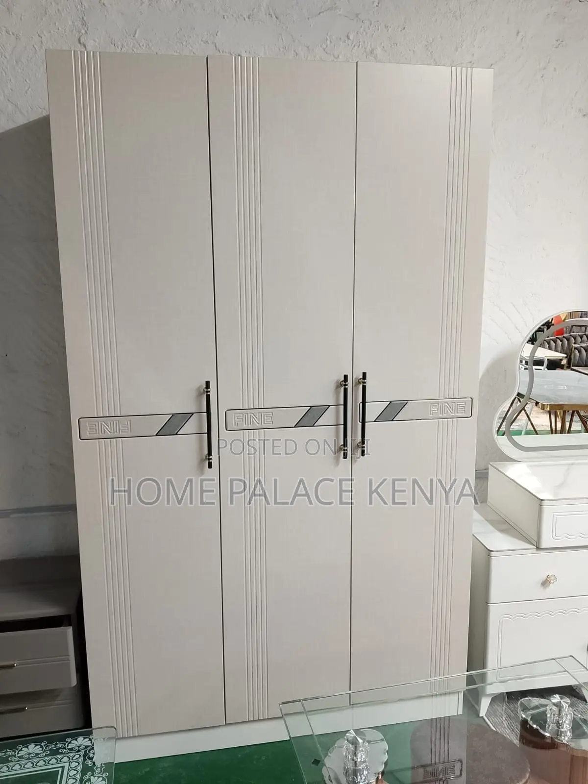Bedroom Cabinet: Free Standing Rails and Shelves Storage Cabinet