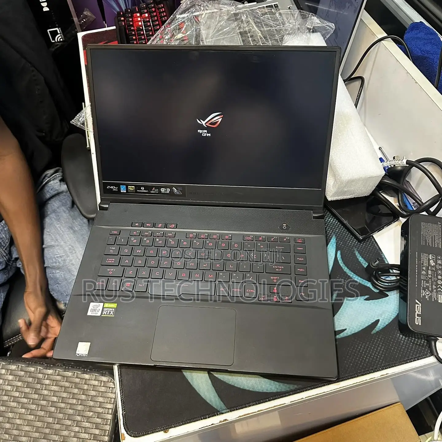 Laptop Asus ROG Zephyrus M16 16GB Intel Core i7 SSD 512GB