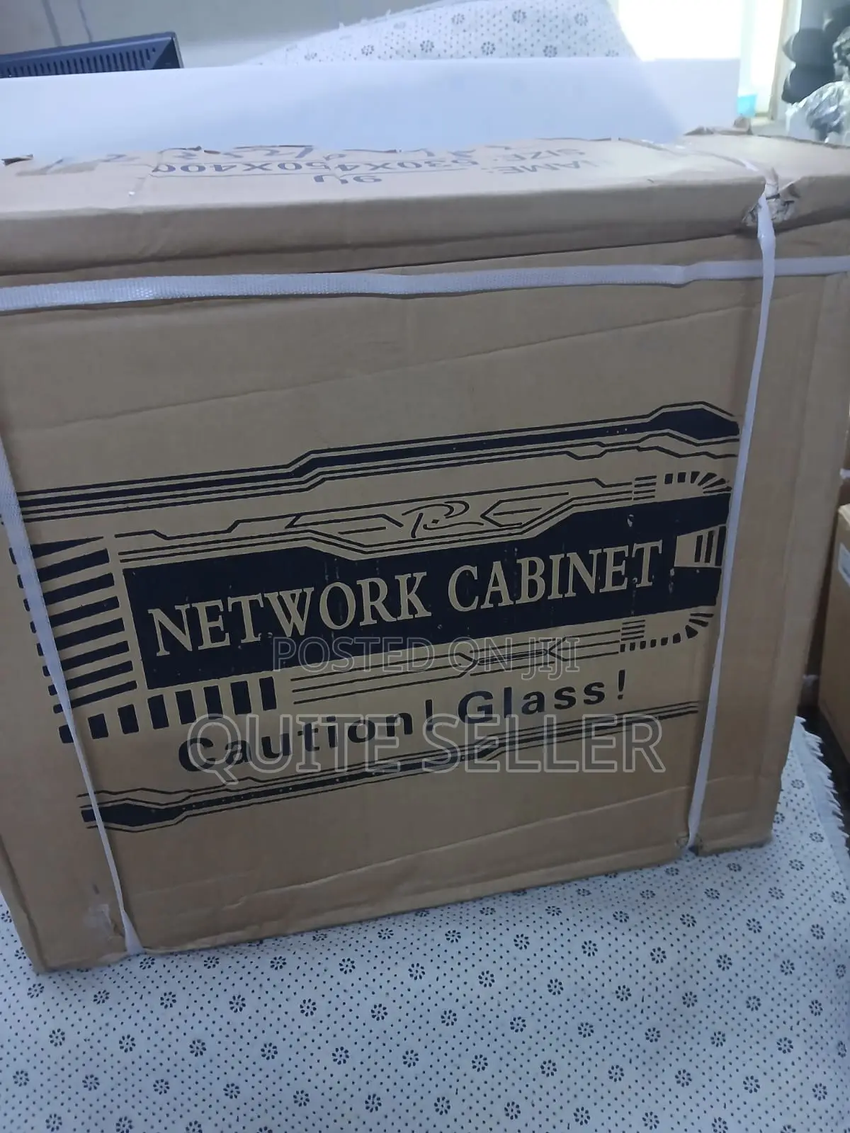 9u Lockable Wall Mount Server Rack Cabinet