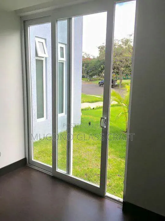 Aluminium Sliding Door With Good Finishing