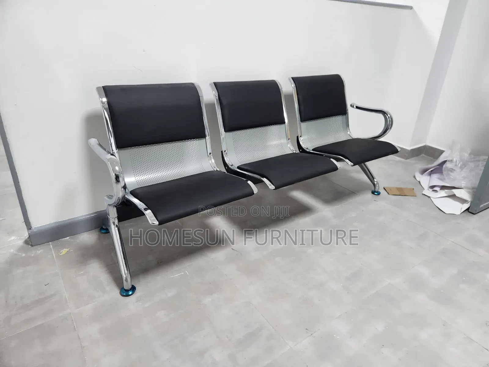 3-Seater Airport Reception Waiting Bench – Black Leather Finish