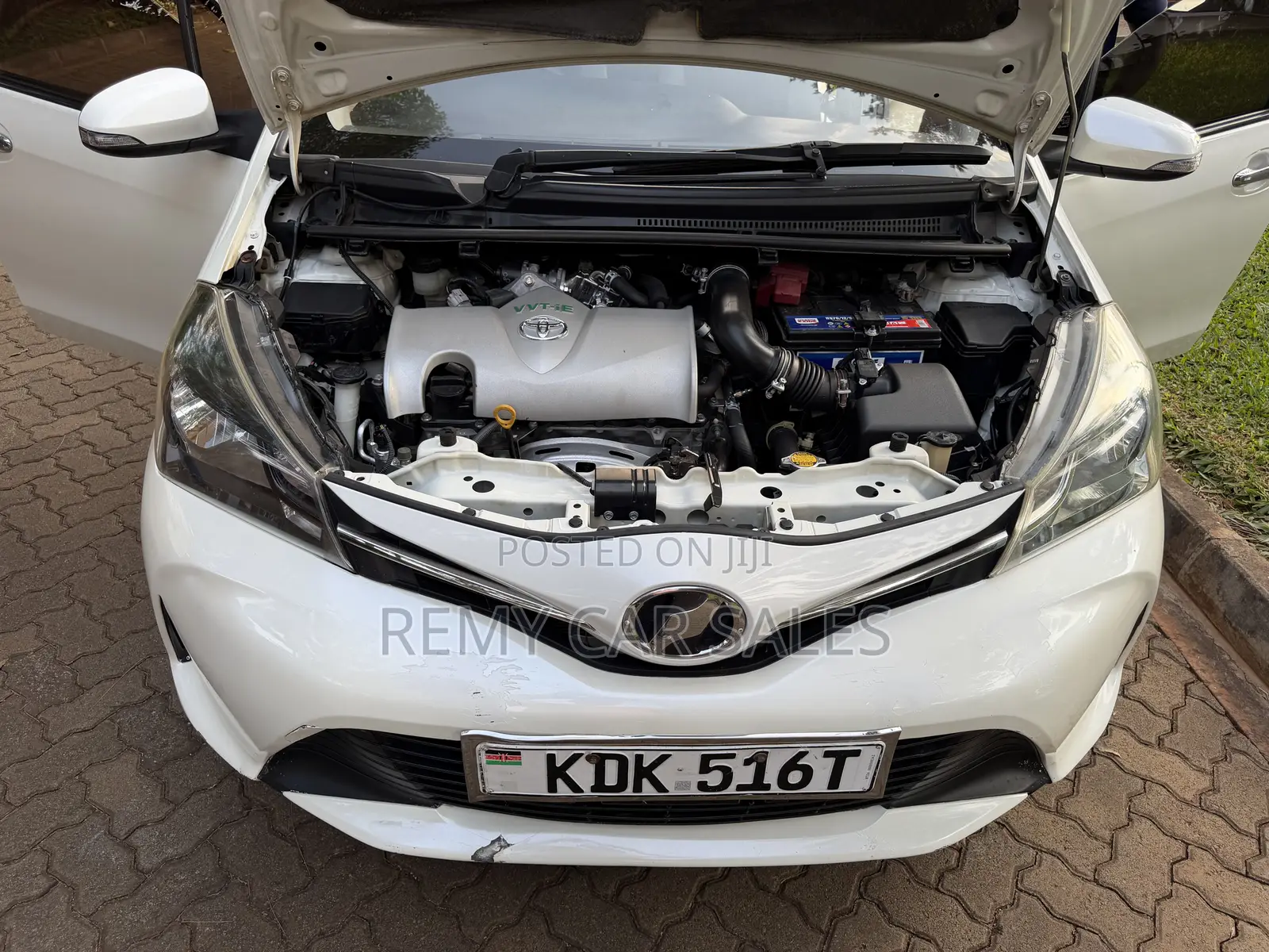 Toyota Vitz 2015 White