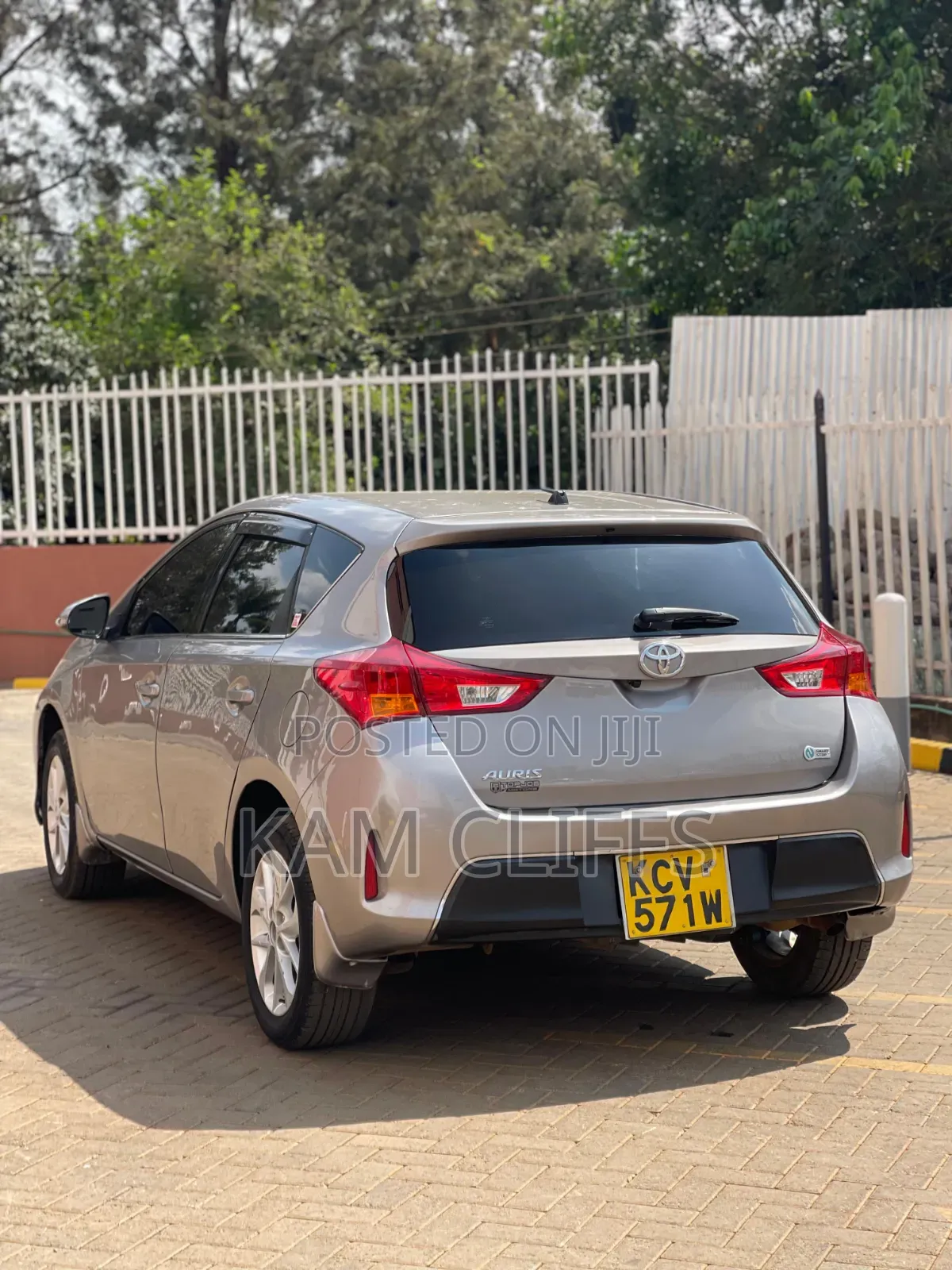 Toyota Auris 2013 Gray