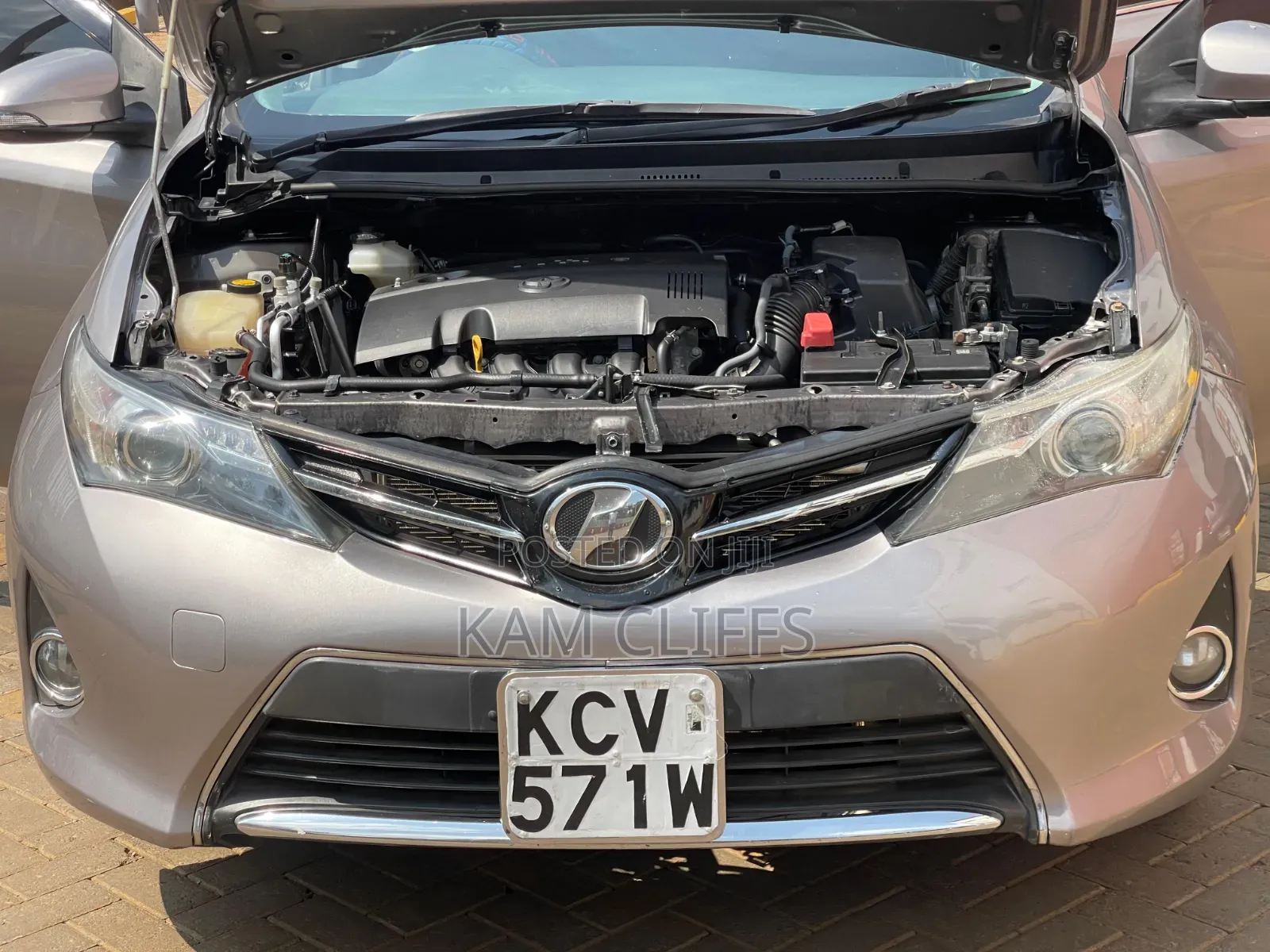 Toyota Auris 2013 Gray