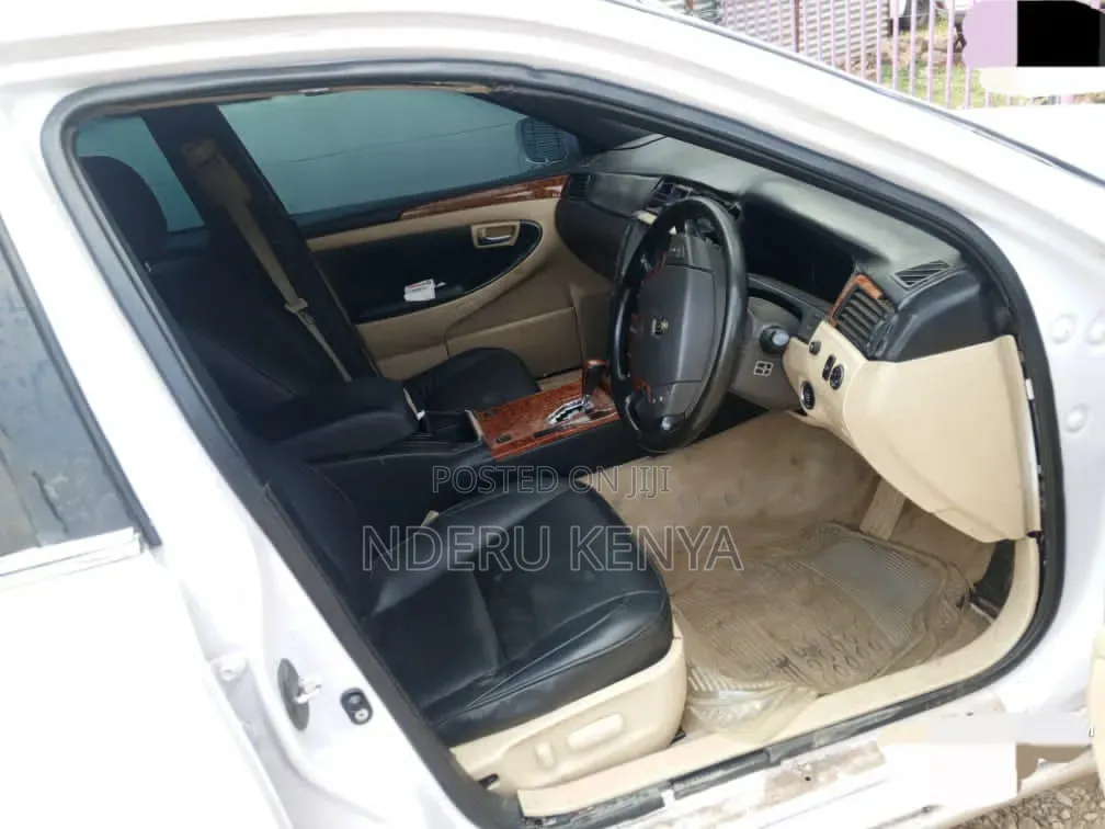 Toyota Crown 2007 Off white
