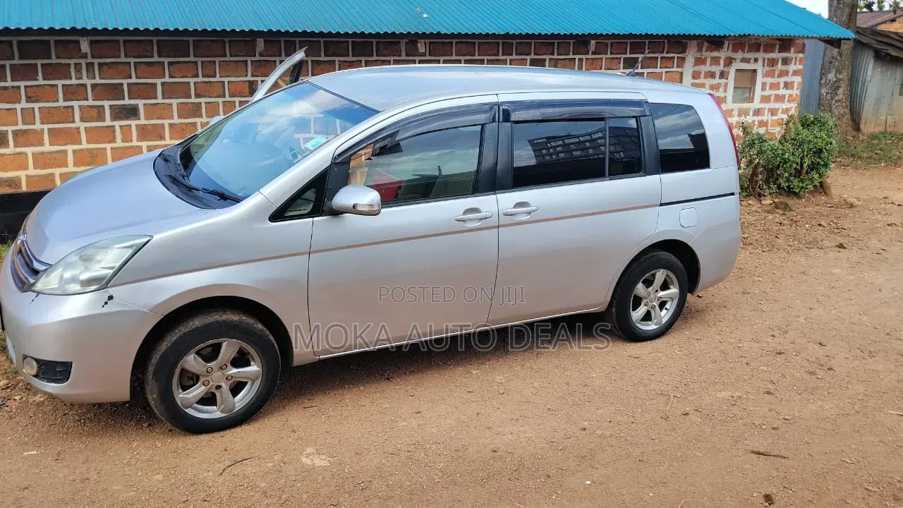 Toyota ISIS 2.0 G 2WD 2008 Silver