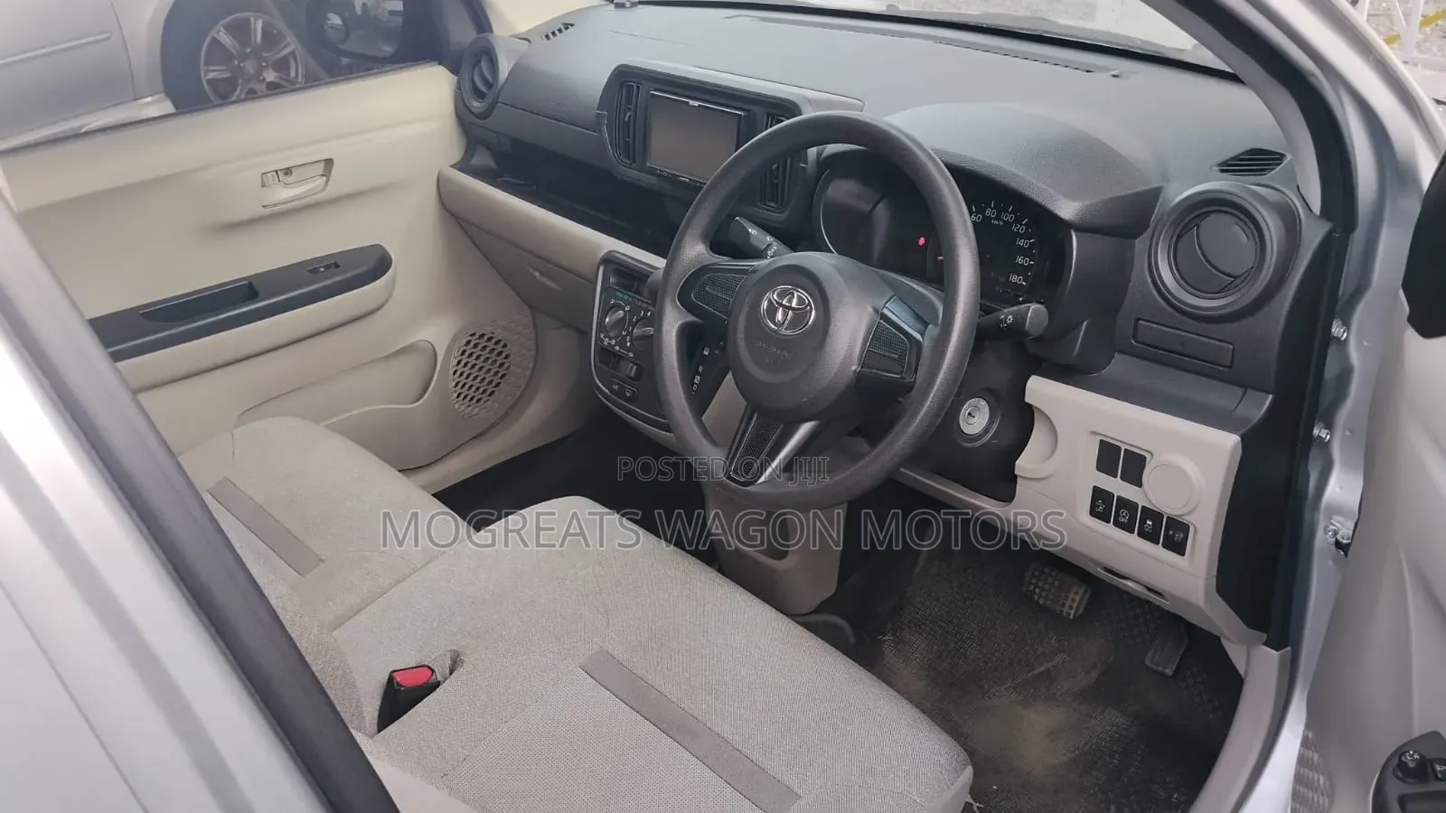 Toyota Passo 2018 Silver