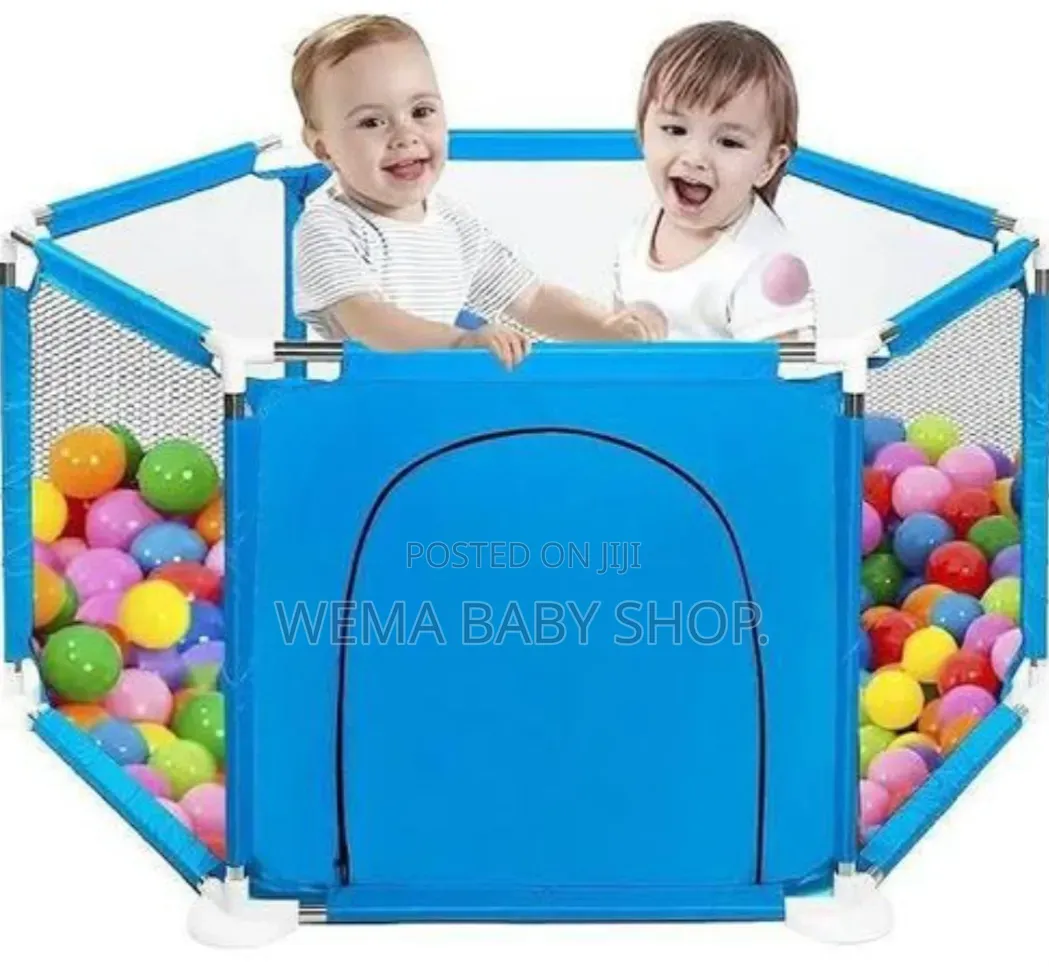 Child Safety Fence/Playpen That With 50 Colorful Play Balls