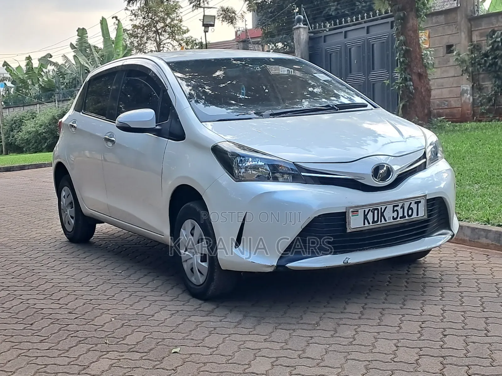 Toyota Vitz 2015 White