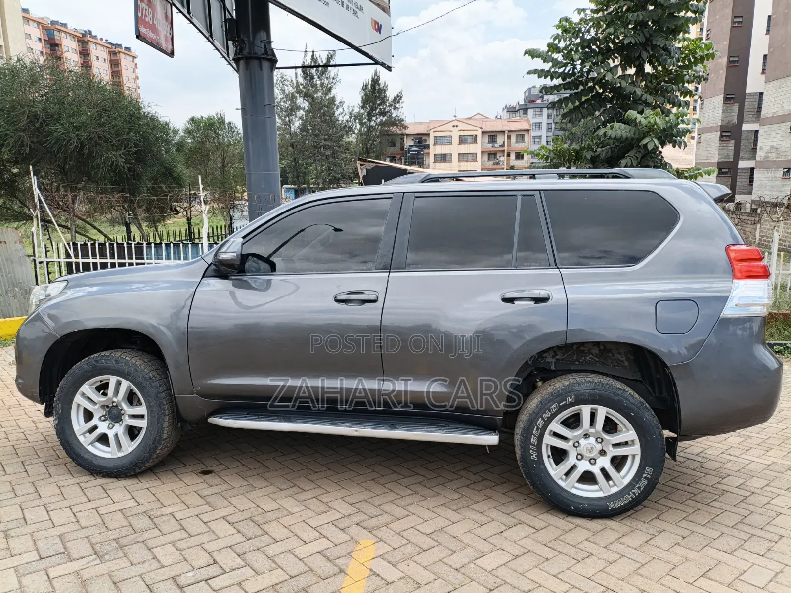 Toyota Land Cruiser Prado 2011 Gray