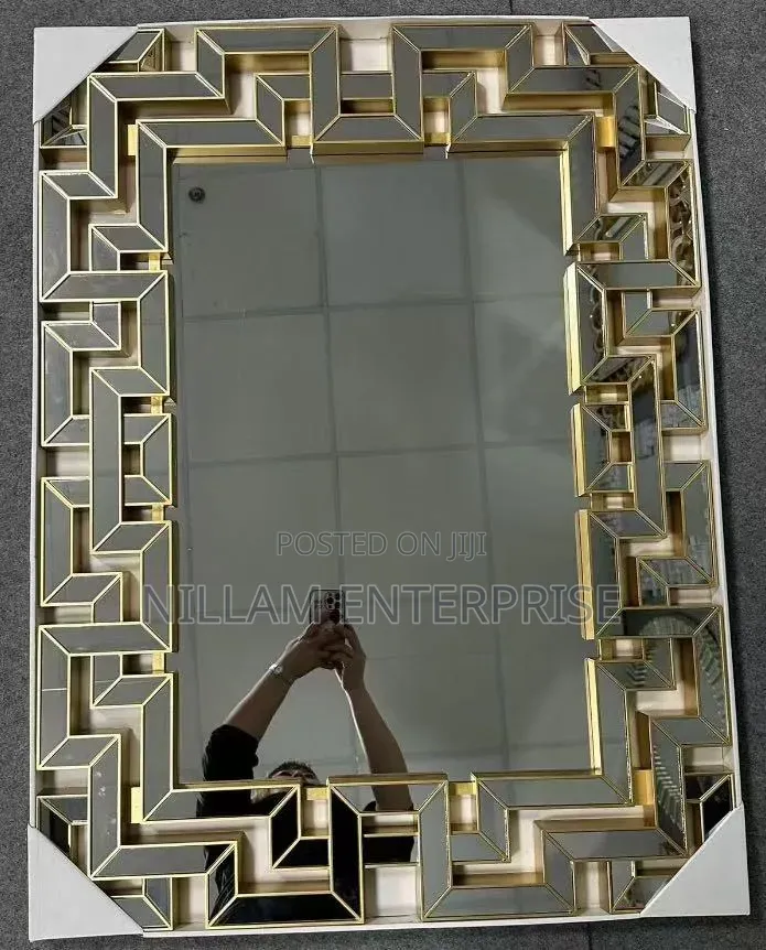  *Luxury Geometric Decorative Wall Mirror* 