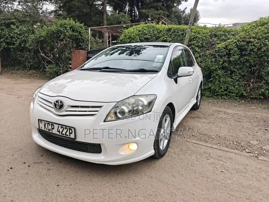 Toyota Auris 2011 White