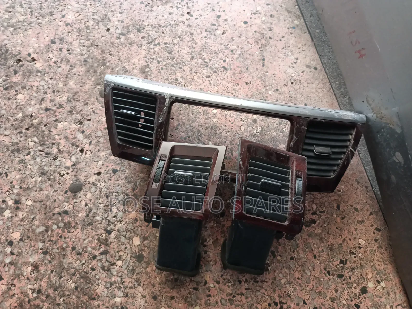 Noah/Voxy 2002-2006 Dash Vents, Radio Panel and Glove Box Doors