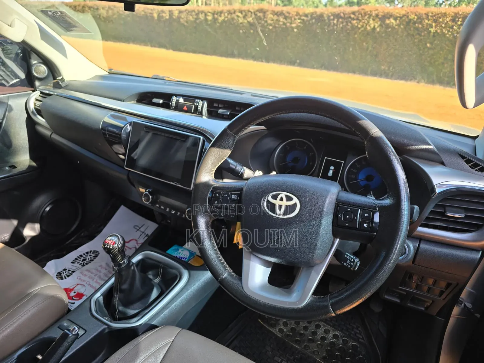 Toyota Hilux 2016 Gray
