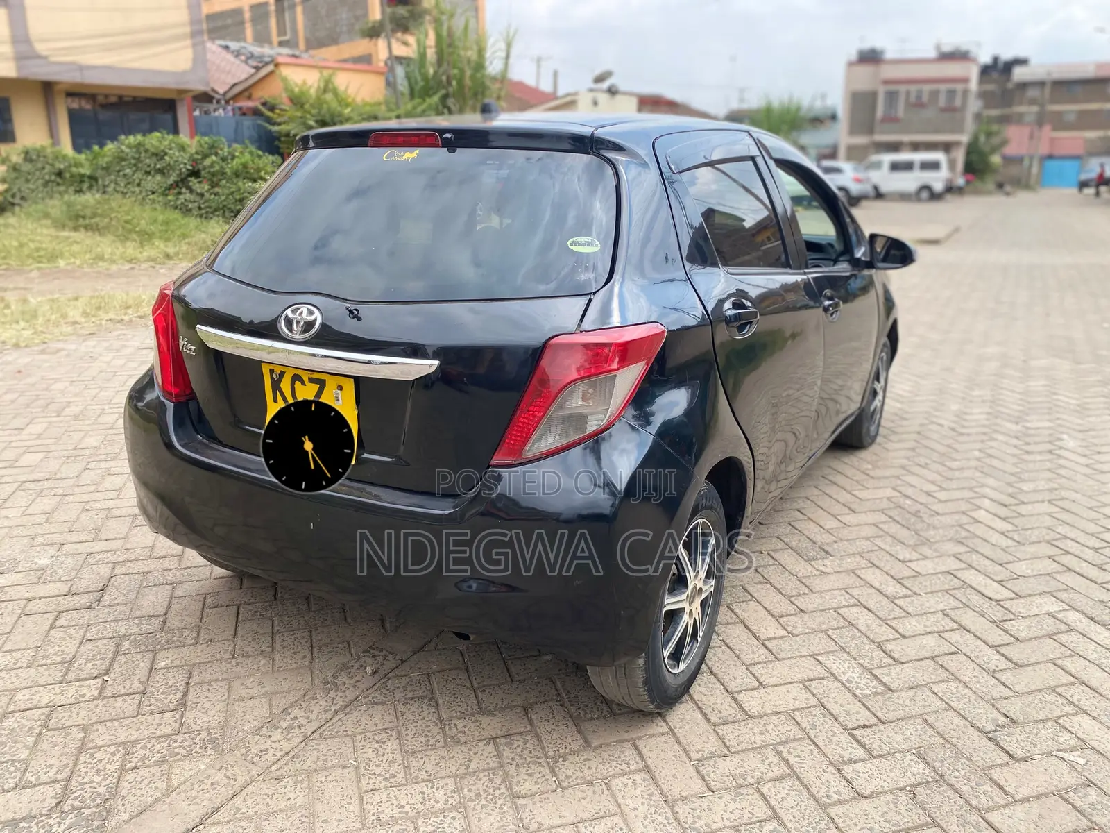Toyota Vitz 1.3 FWD 5dr 2013 Black