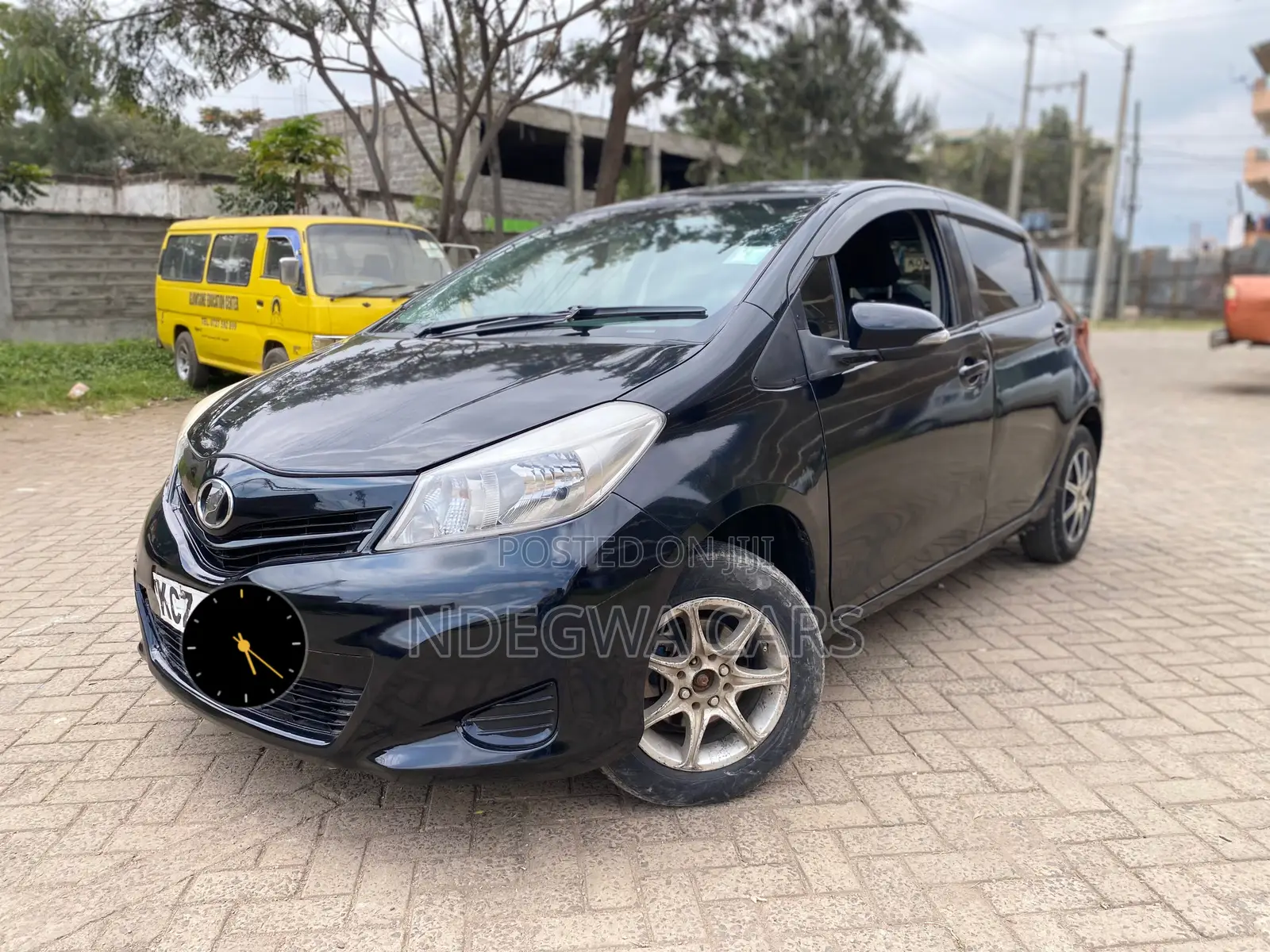 Toyota Vitz 1.3 FWD 5dr 2013 Black