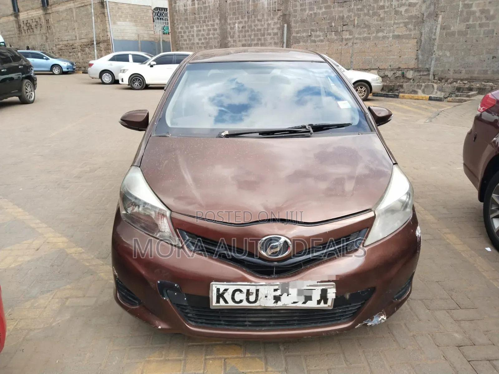 Toyota Vitz 1.0 FWD 5dr 2012 Brown