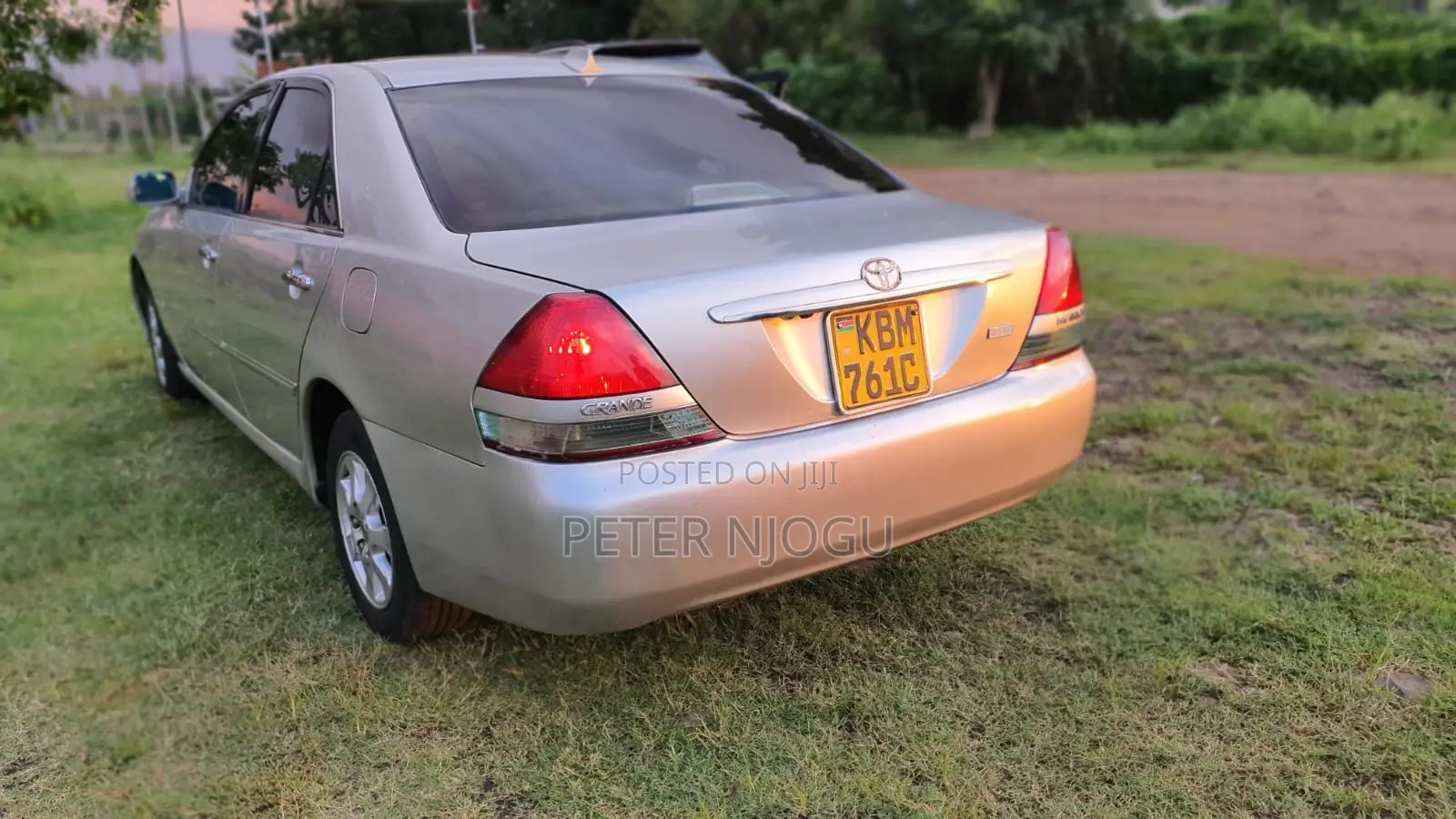 Toyota Mark II 2004 Gold