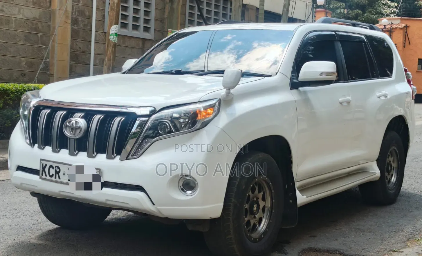 Toyota Land Cruiser Prado 2012 White