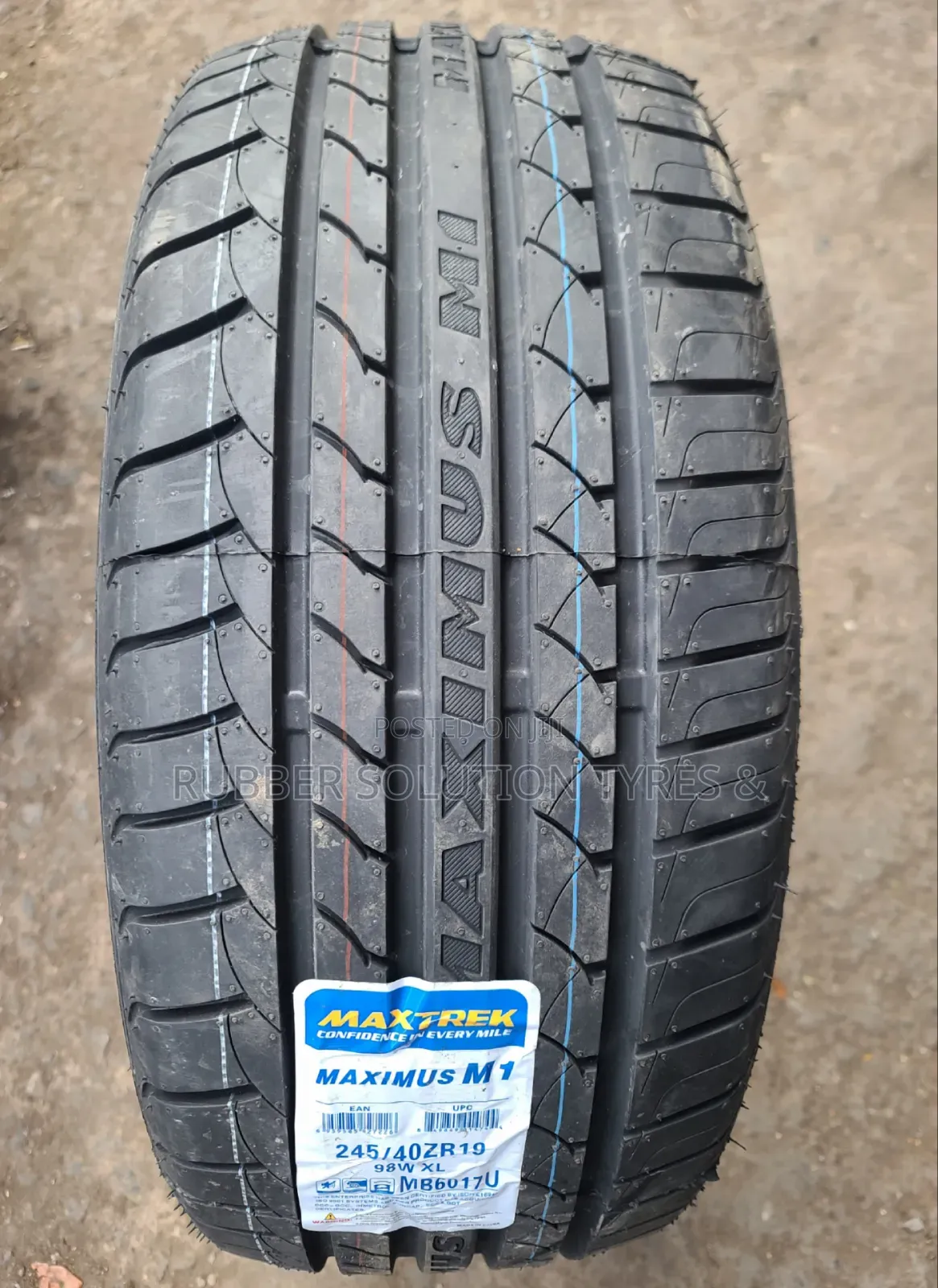 245 /40 R19 Maxtrek Tyres 98w X/L Muximus M1