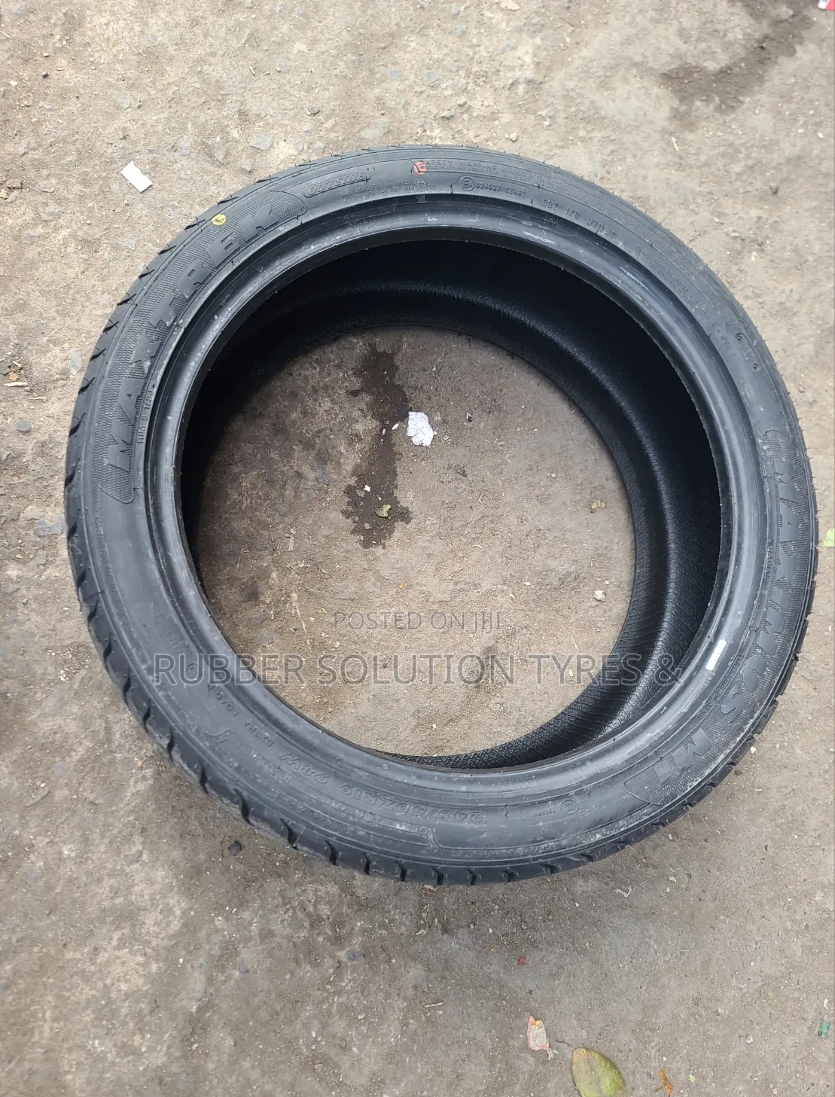 245 /40 R19 Maxtrek Tyres 98w X/L Muximus M1