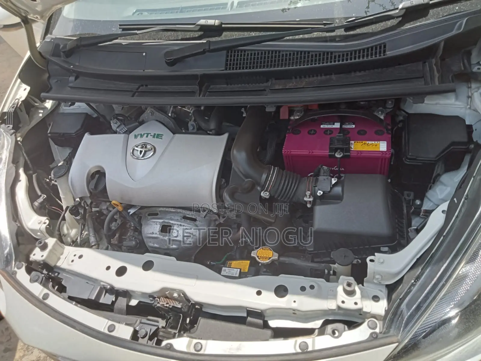 Toyota Sienta 2011 White
