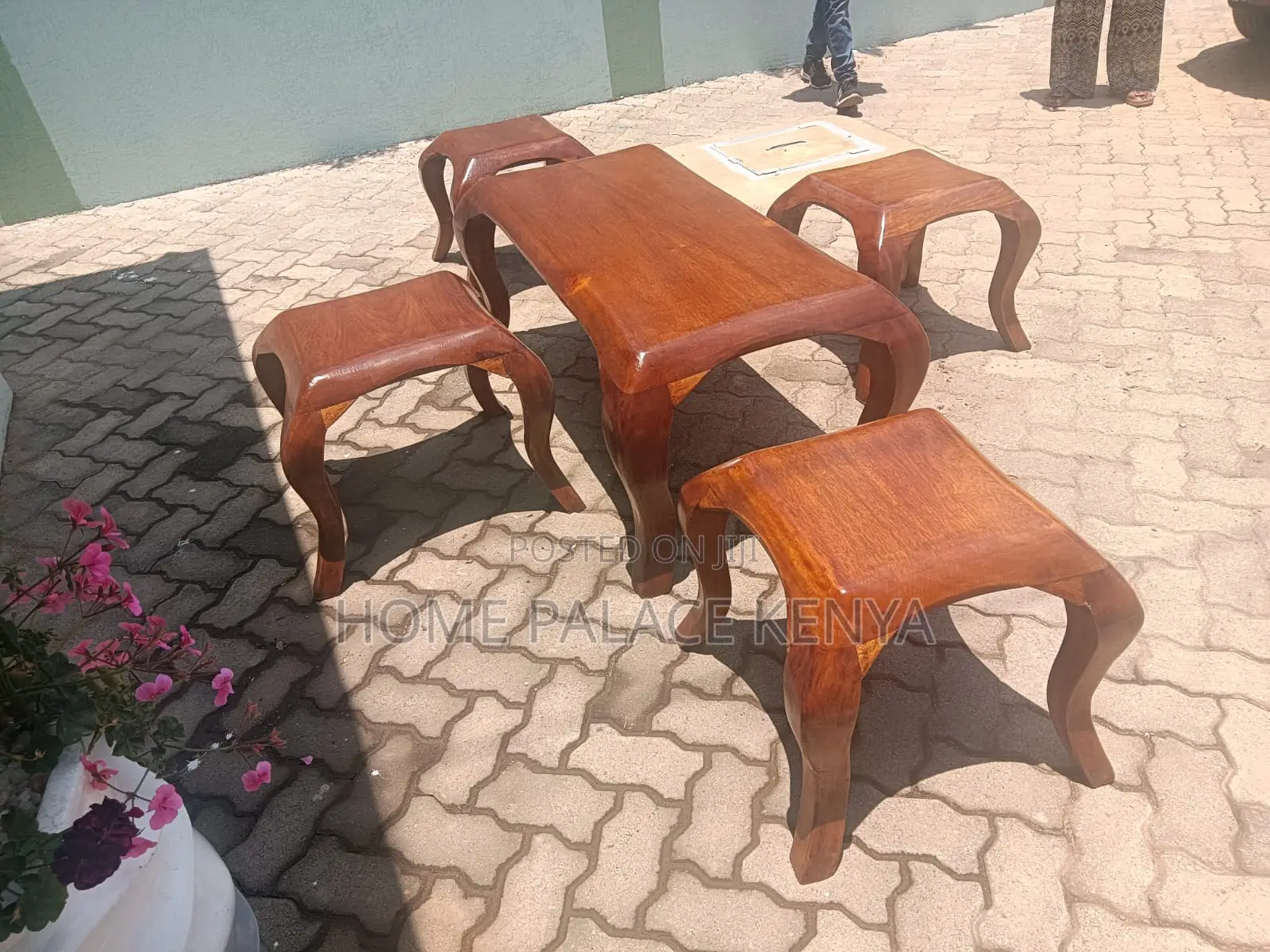Table Set: Antique Style Coffee Table and Stools Set