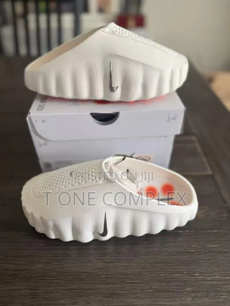 Quality Nike/Spa Mind Body Slides Black White Cream Brand New
