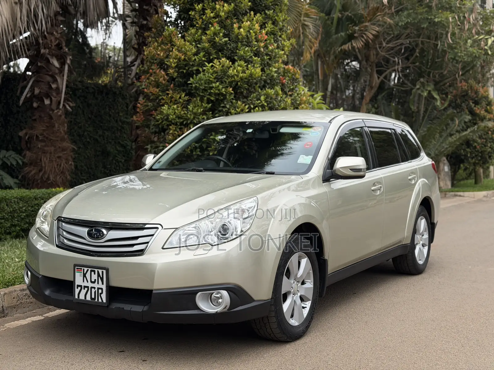 Subaru Outback 2.5i 2010 Gold