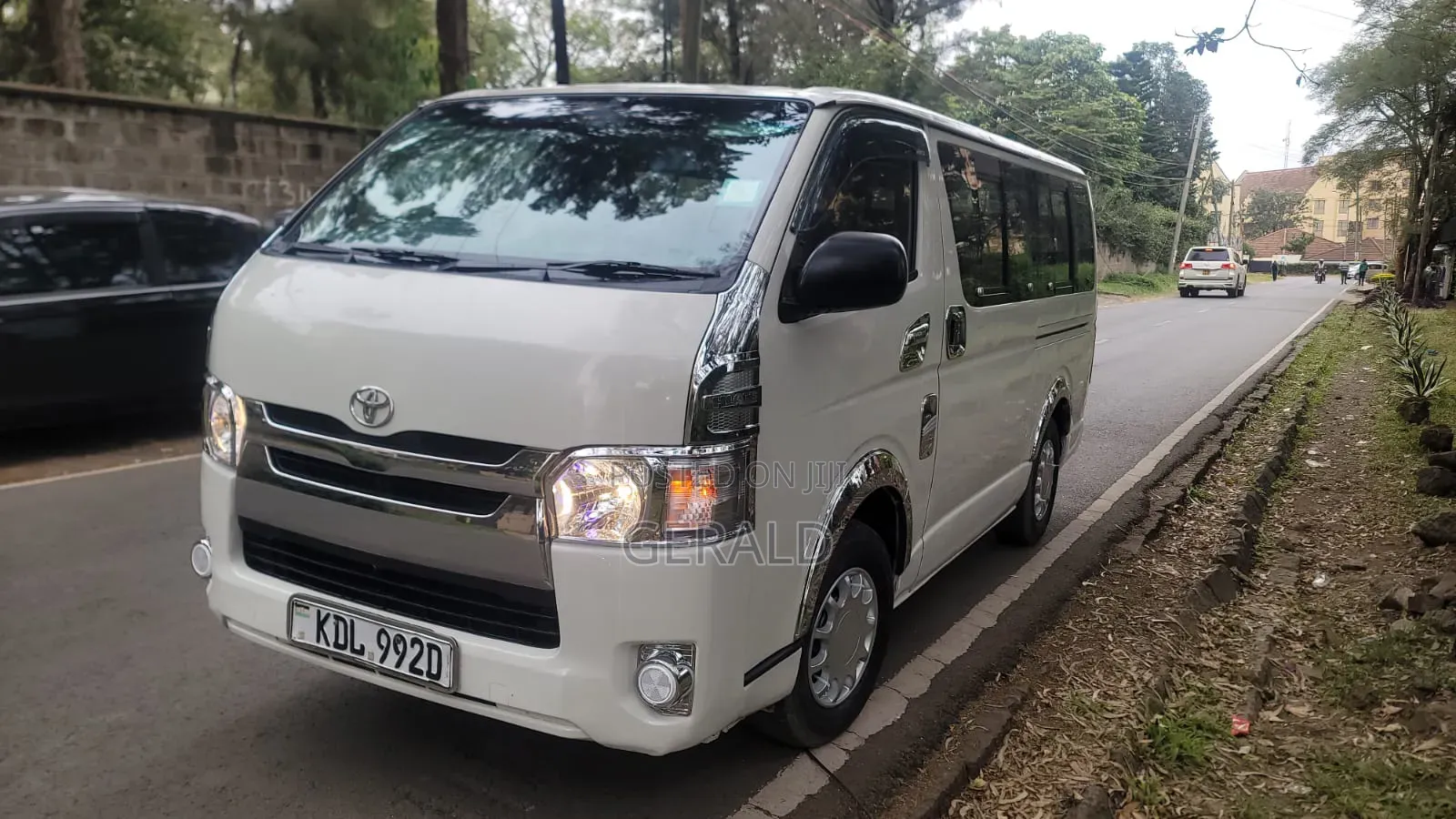 Toyota HiAce 2014 White