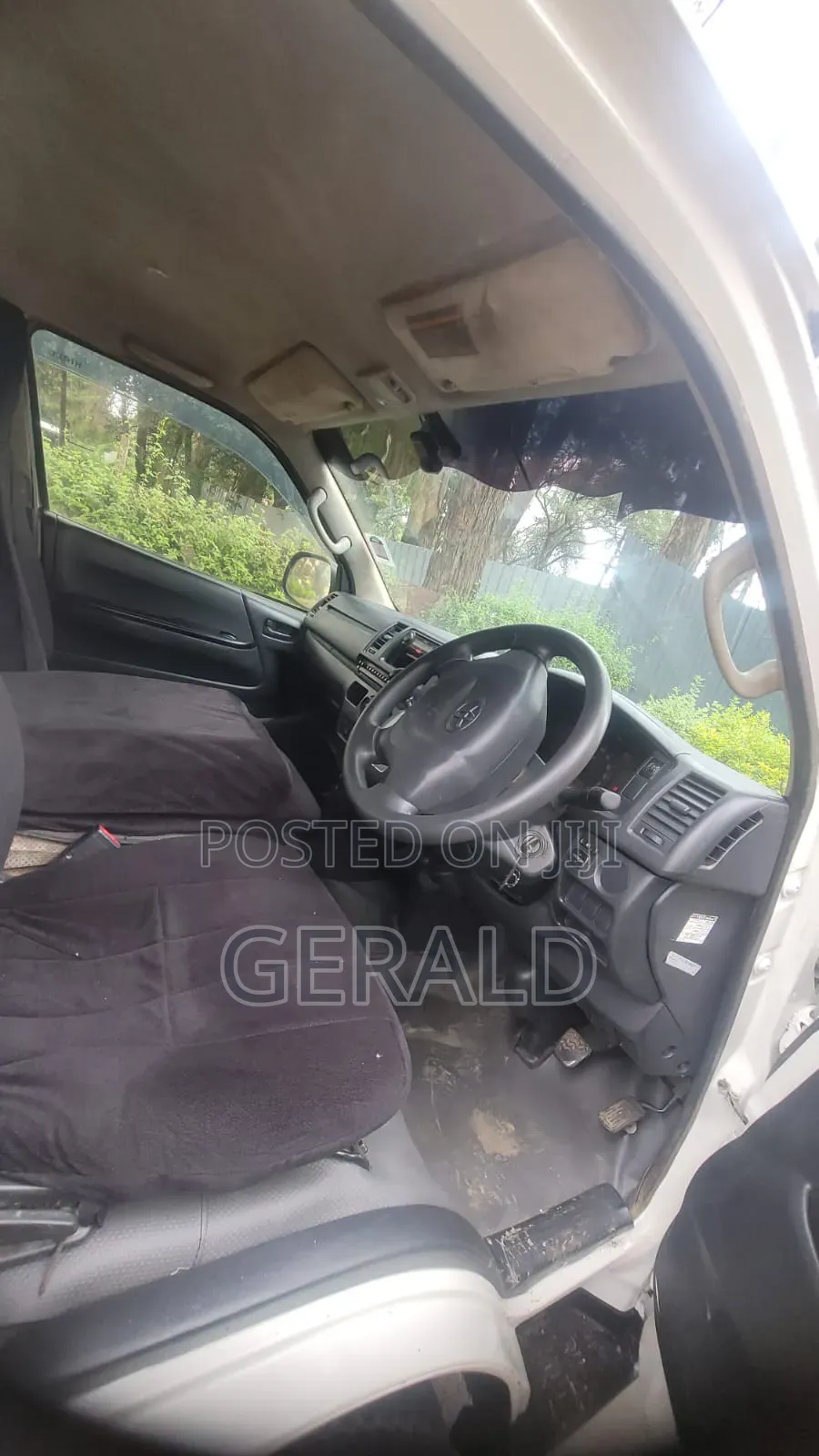 Toyota HiAce 2014 White