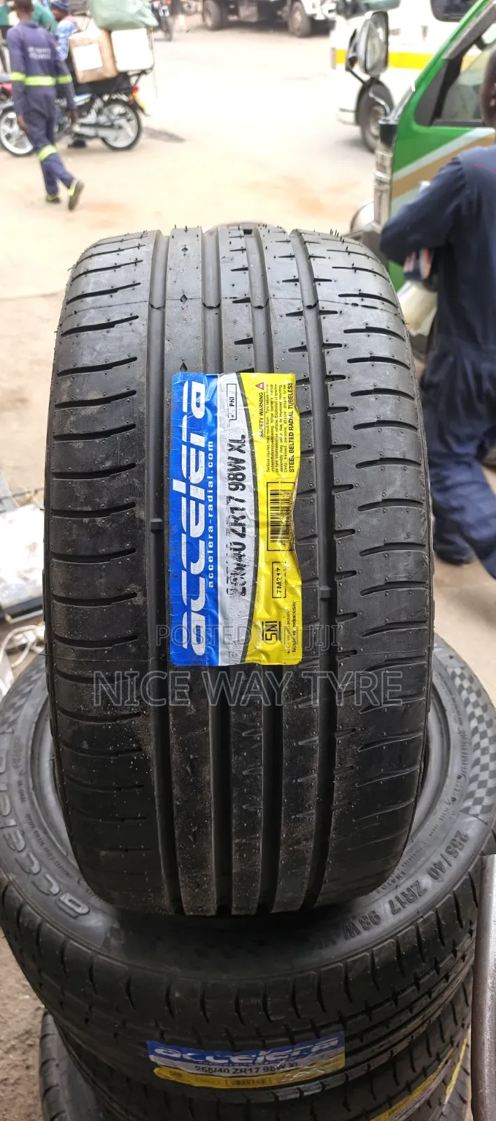 255/40r17 Accelera