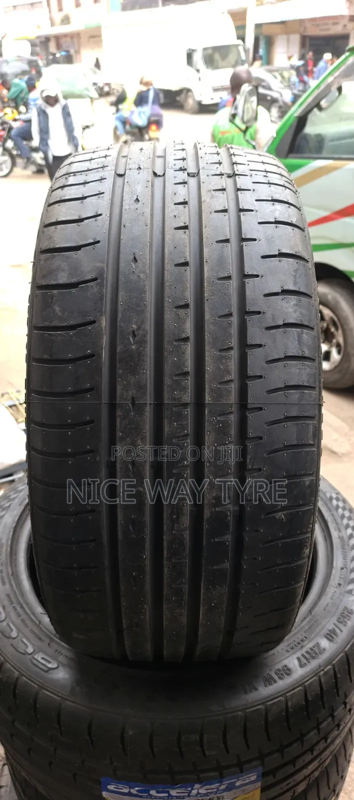 255/40r17 Accelera