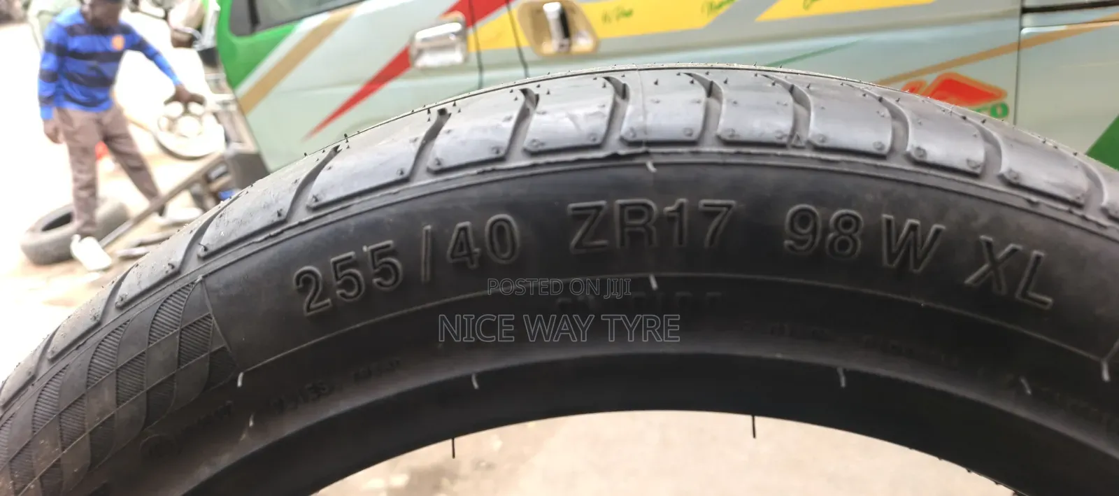 255/40r17 Accelera