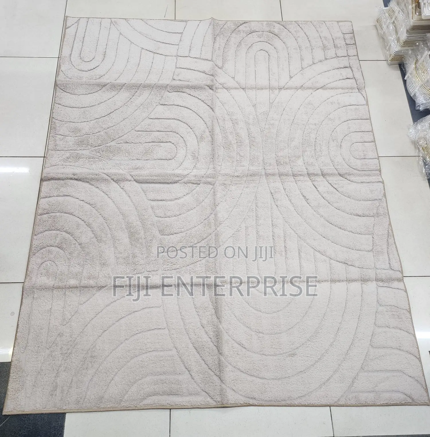 Fancy Carpet – 5×8 | Unique Design | Luxurious Feel