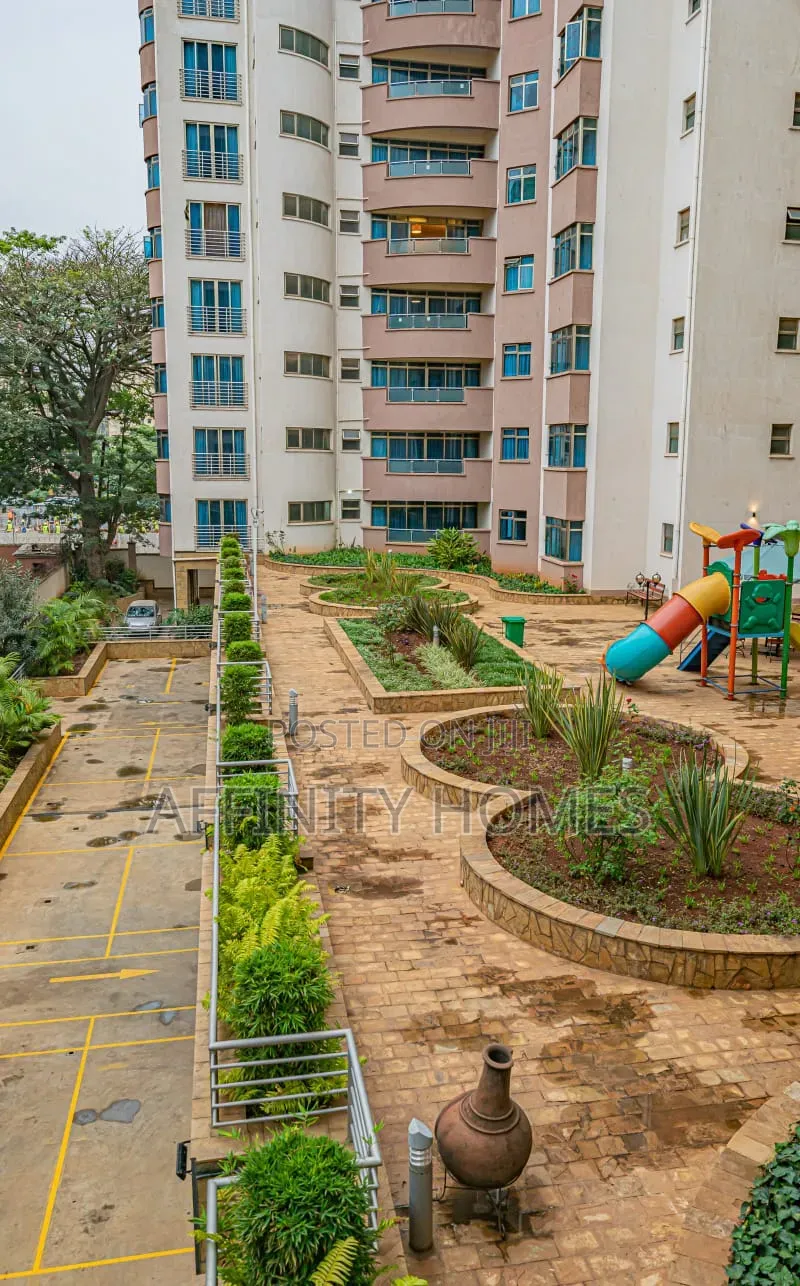 Furnished 3bdrm Block of Flats in Valley Arcade for sale
