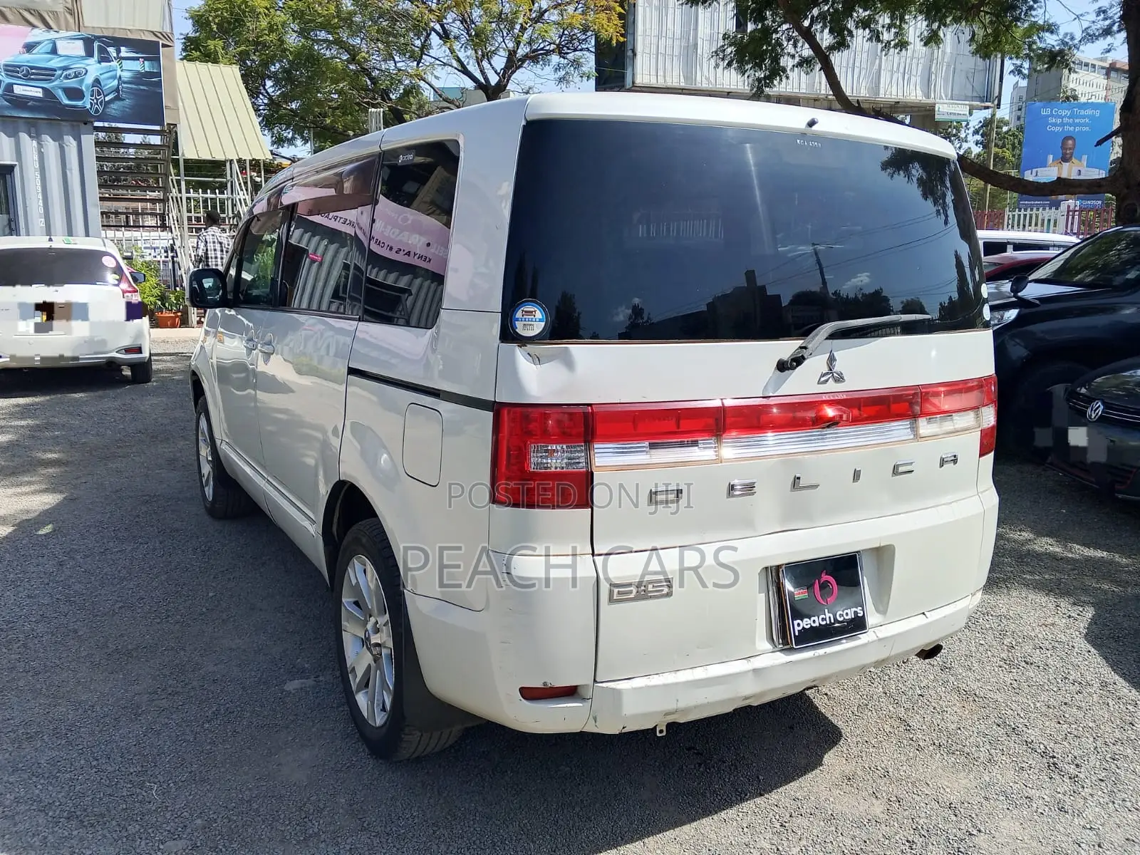 Mitsubishi Delica 2008 White